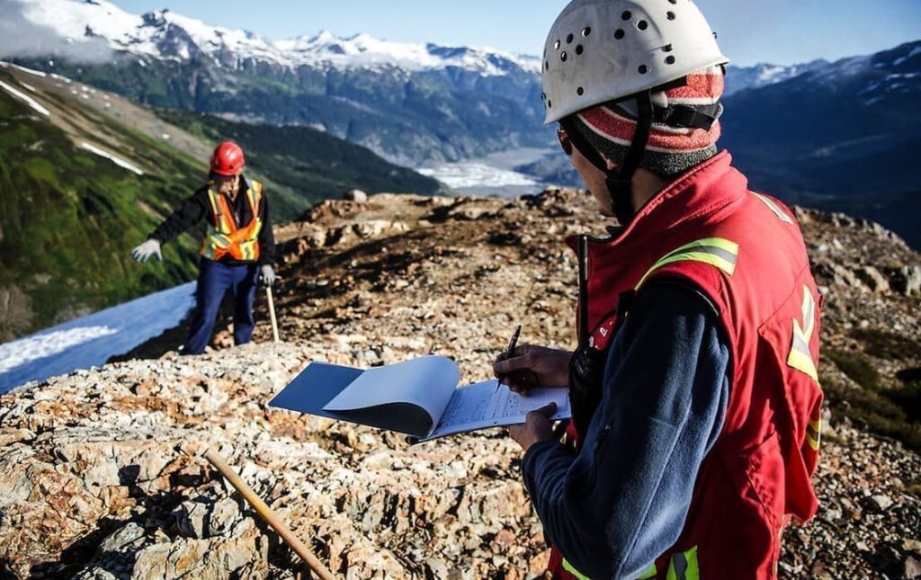 Geoscience in the Digital Age: Modern Research Methods Using Laptops